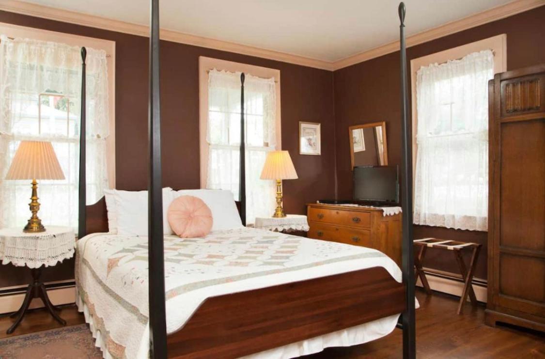 Chester Inn Екстер'єр фото