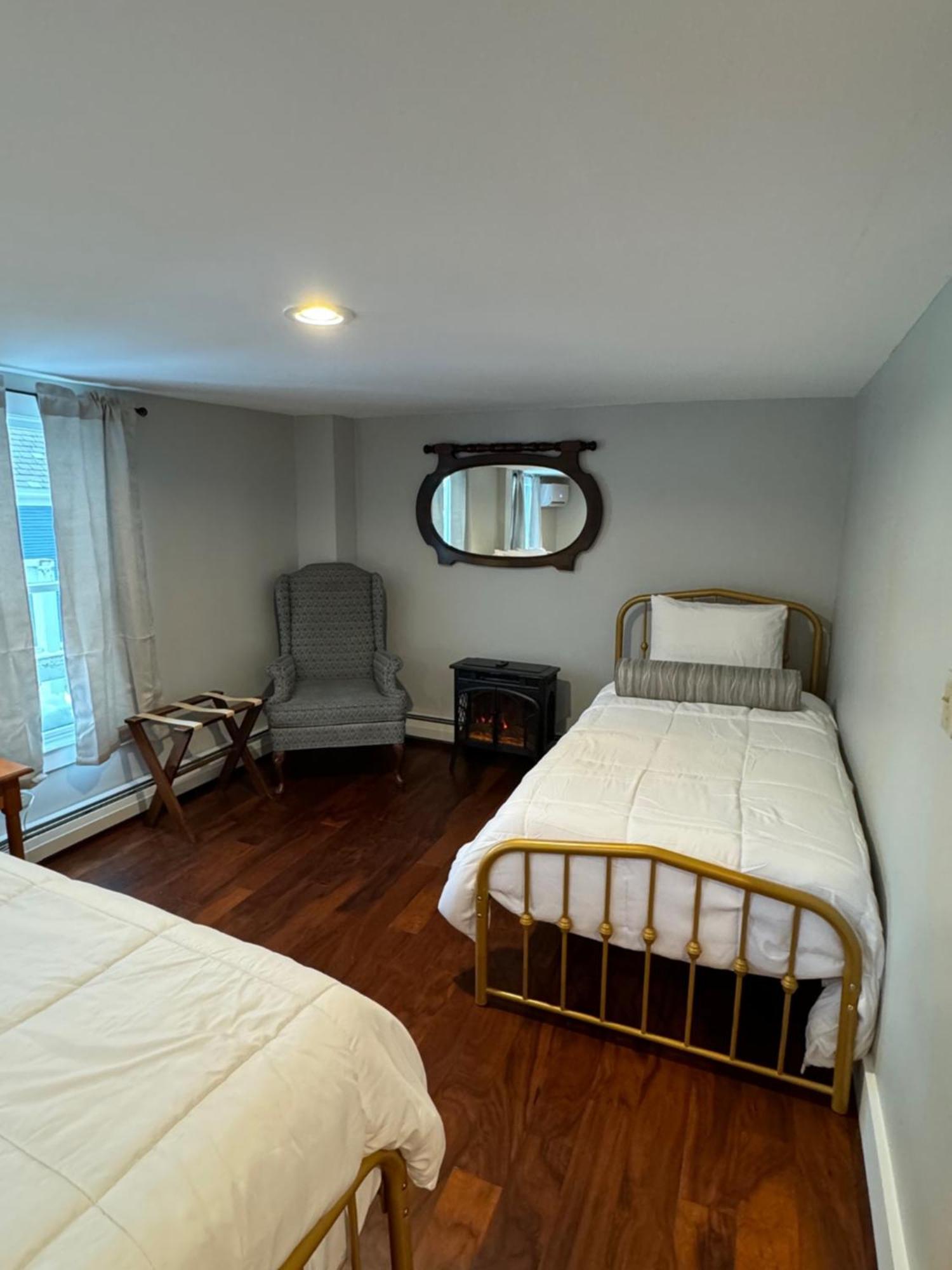 Chester Inn Екстер'єр фото