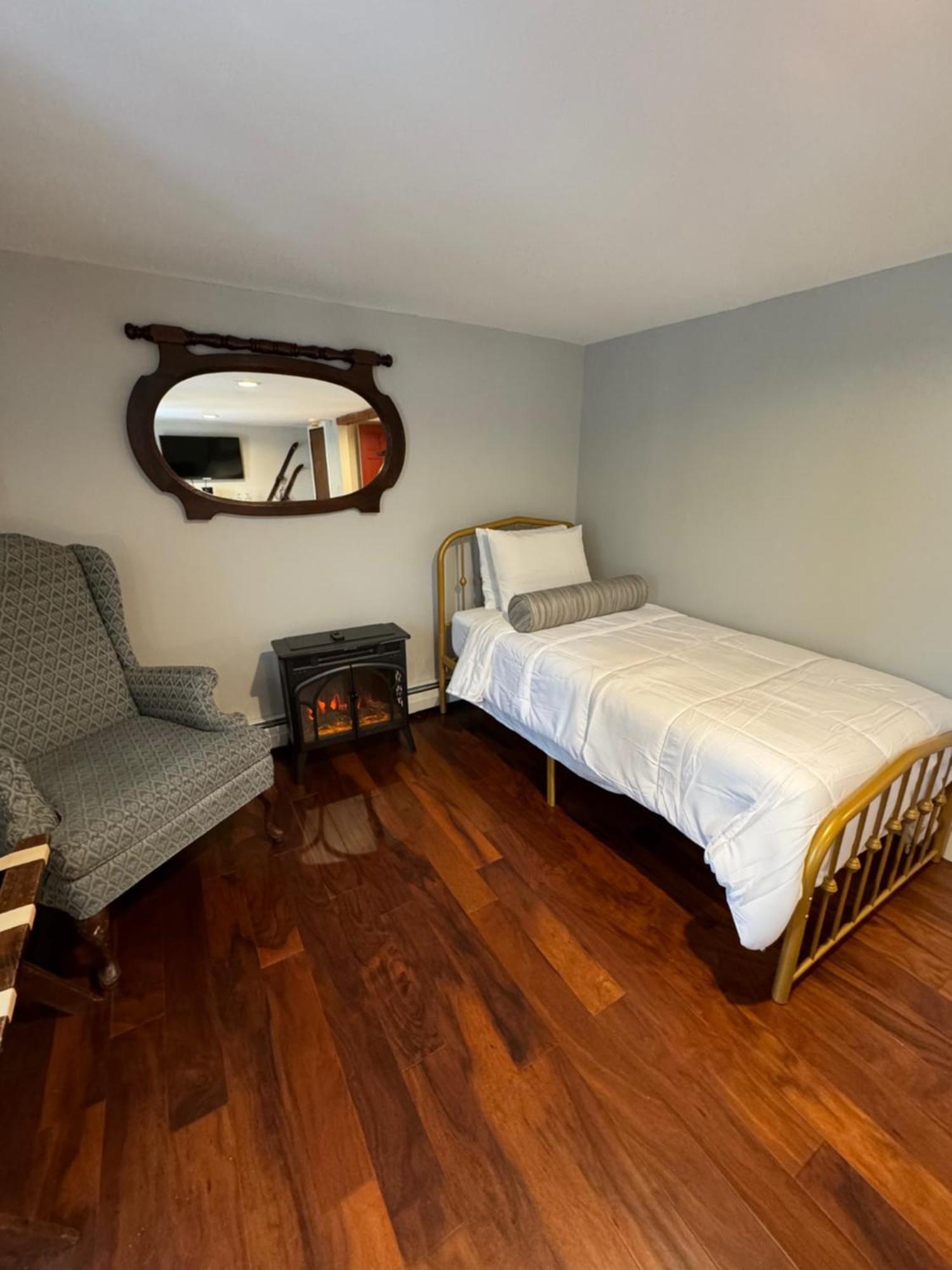 Chester Inn Екстер'єр фото