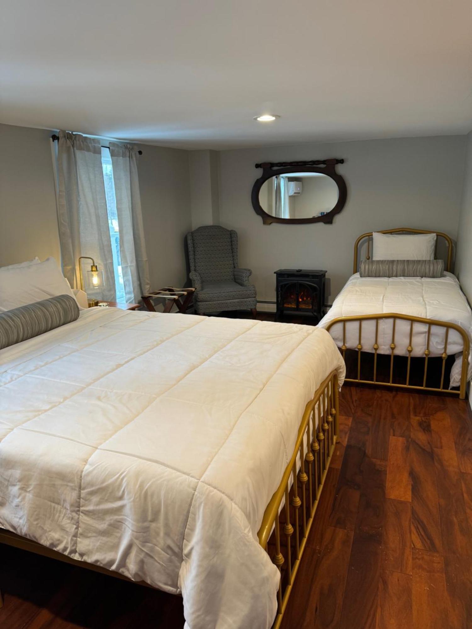 Chester Inn Екстер'єр фото
