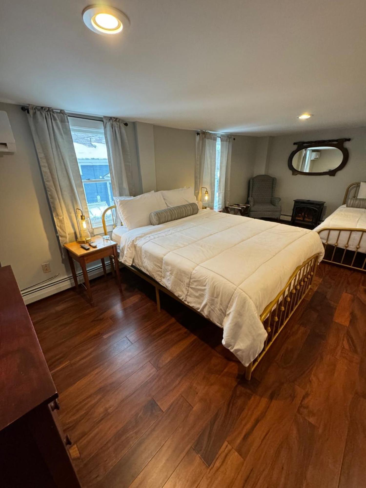 Chester Inn Екстер'єр фото
