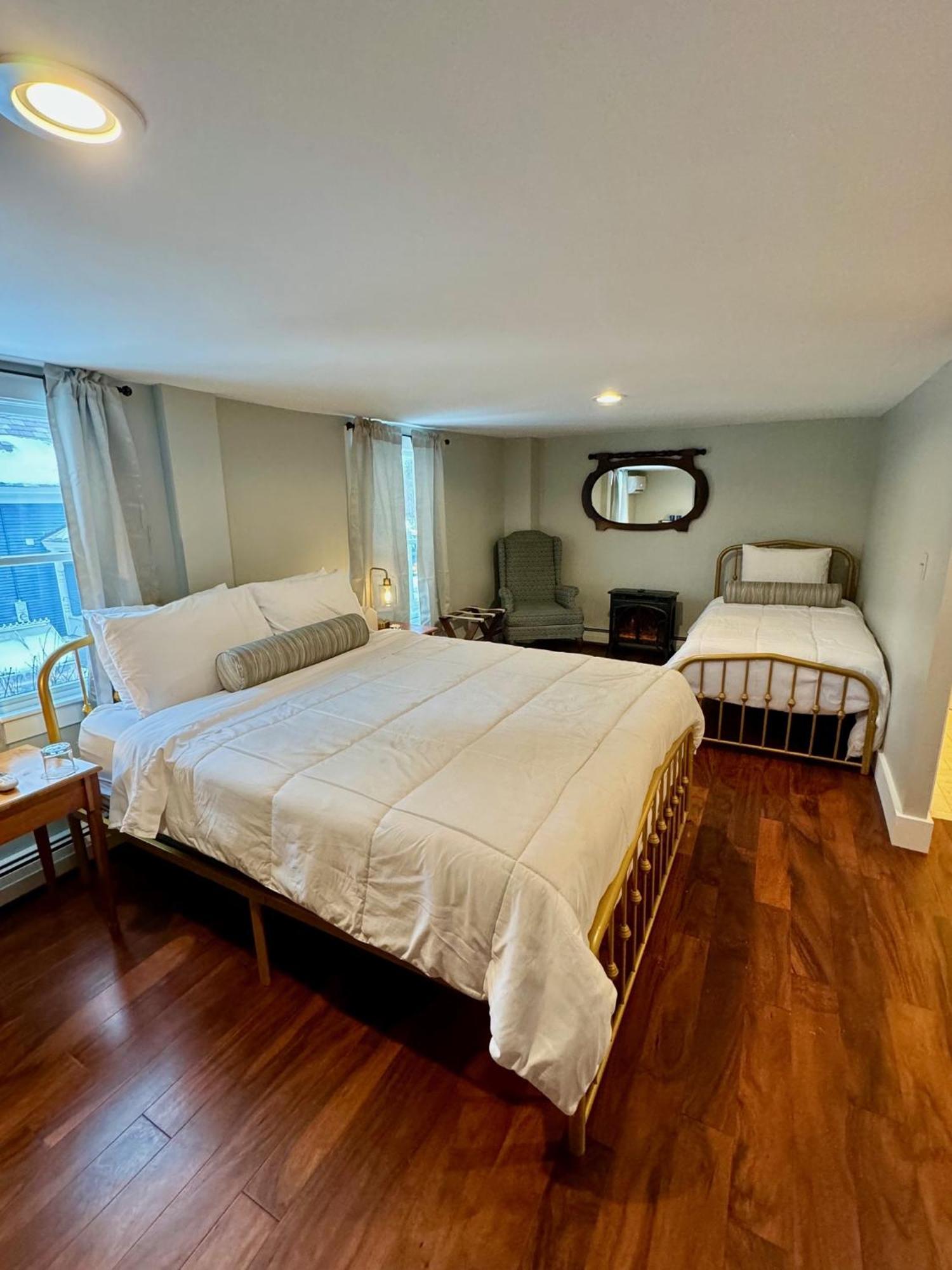 Chester Inn Екстер'єр фото