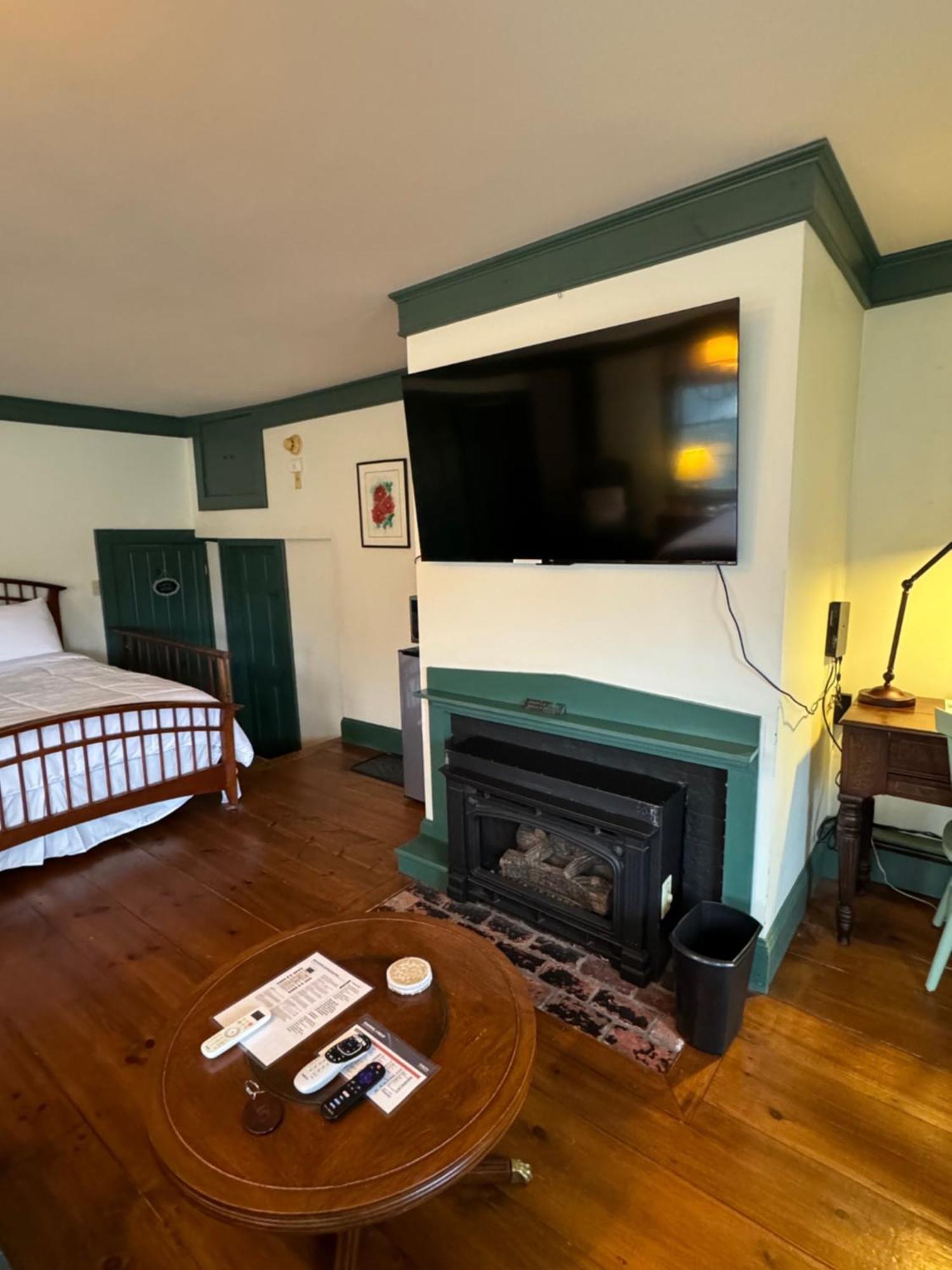 Chester Inn Екстер'єр фото