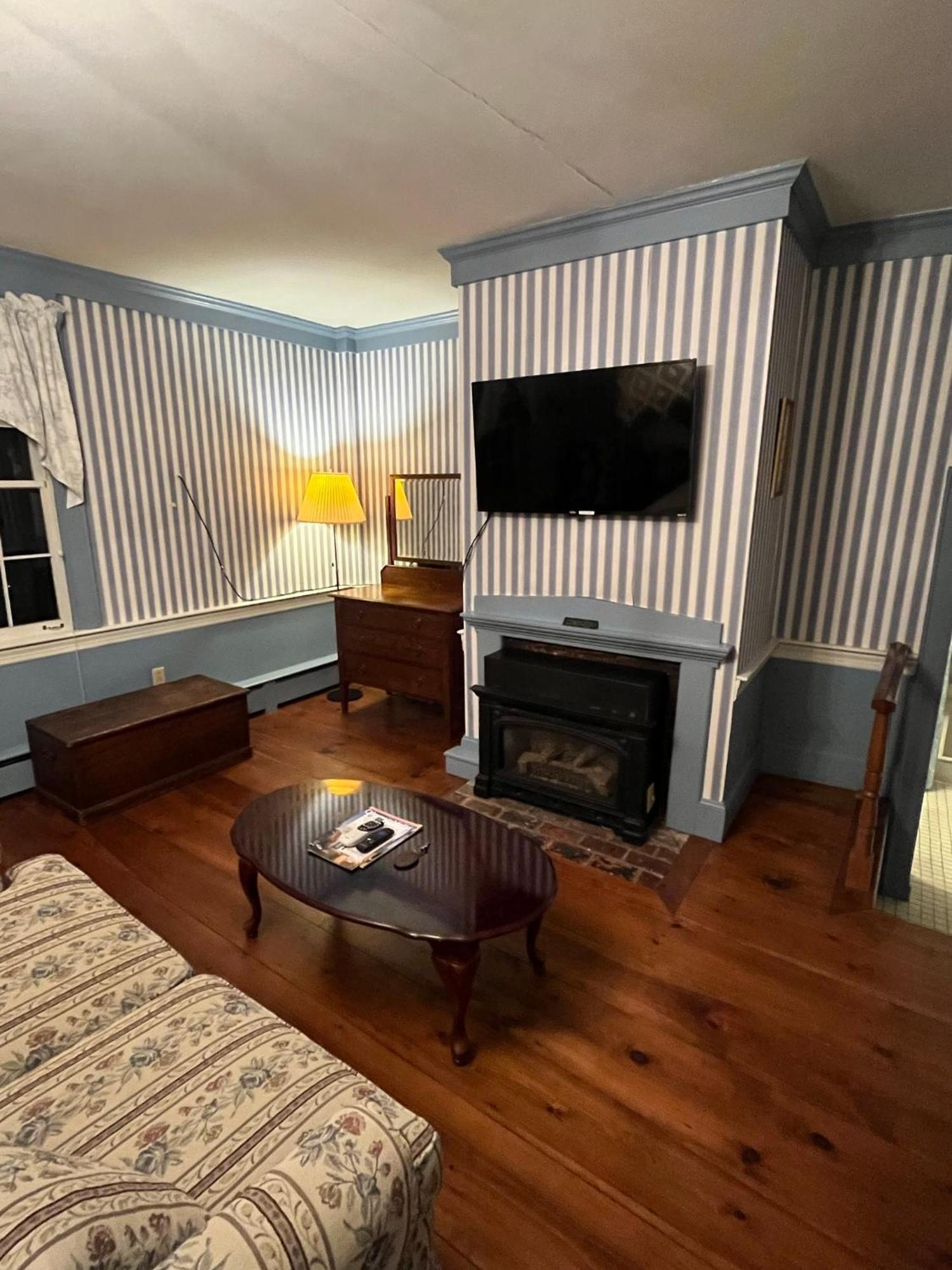 Chester Inn Екстер'єр фото